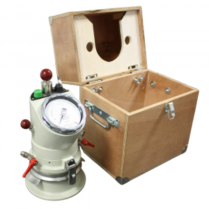 transport case with mortar aerometer beside it