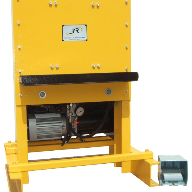 Déclaveteur hydraulique multi-diamètres pour précontrainte (TRICASSE)